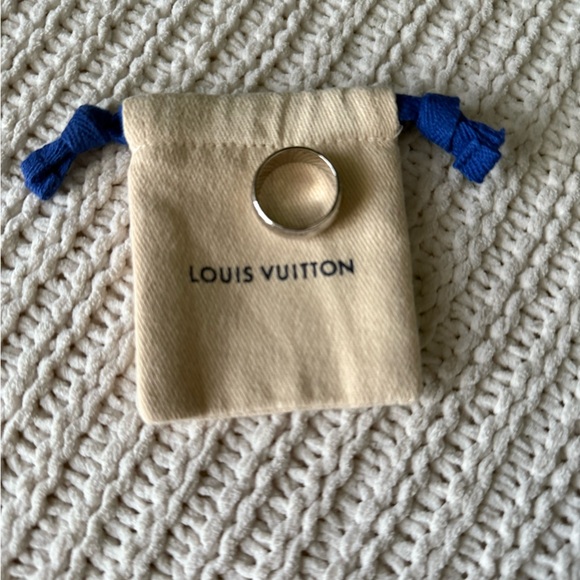 Louis Vuitton Silver Ring Size 9 Authentic - Picture 1 of 7